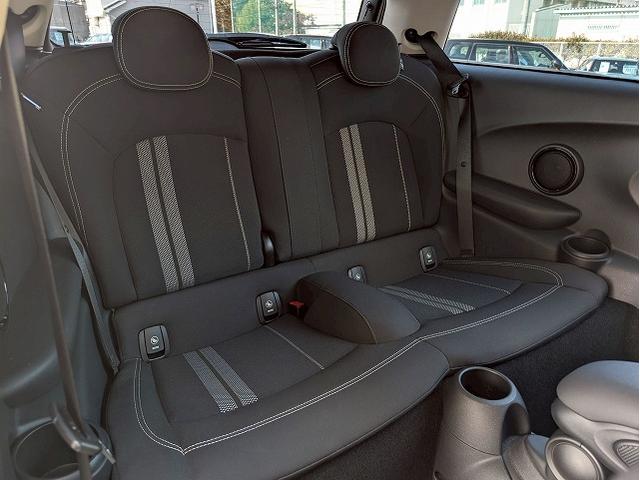 MINI 3ドア COOPER S 純正ナビ バックカメラ アダクティブクルーズコントロール インテリジェントセーフティー ミラーETC LEDヘッドライト コンフォートアクセス レインセンサー オートライト コーナーセンサー(32枚目)