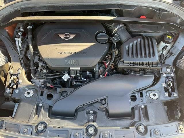 有償の修理保証「ＧＳ　ＷＡＲＲＡＮＴＹ」　をご用意。初年度登録１３年未満１０万ｋｍ以下の輸入車まで加入でき、保証範囲も広く、輸入車２３８種類，無料ロードサービスも付いています。