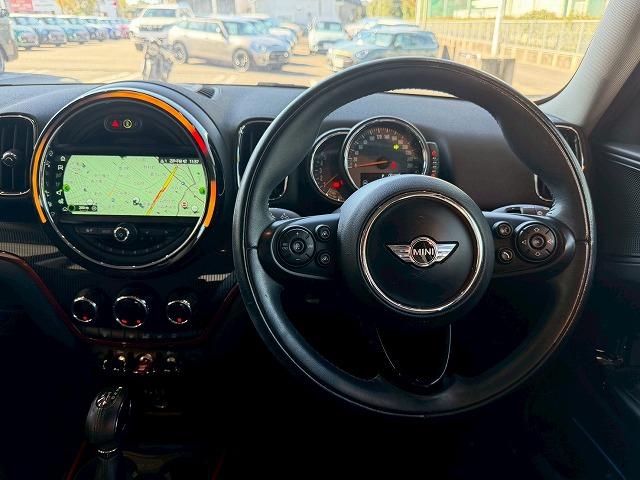 中部地区最大級ＭＩＮＩ専門店。ＤｕｅｌＬ　ＡＧとのコラボレートショップです。専門店ならではの入手困難な限定車も展示しております。０問い合わせ先は、０５２−７７５−４０９２まで！！