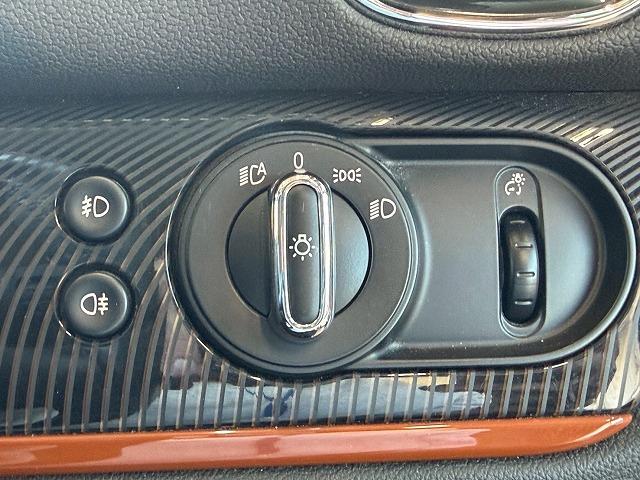 中部地区最大級ＭＩＮＩ専門店。ＤｕｅｌＬ　ＡＧとのコラボレートショップです。専門店ならではの入手困難な限定車も展示しております。０問い合わせ先は、０５２−７７５−４０９２まで！！