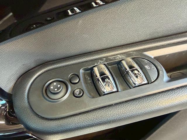 中部地区最大級ＭＩＮＩ専門店。ＤｕｅｌＬ　ＡＧとのコラボレートショップです。専門店ならではの入手困難な限定車も展示しております。０問い合わせ先は、０５２−７７５−４０９２まで！！