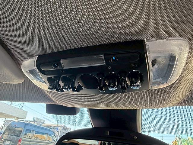 中部地区最大級ＭＩＮＩ専門店。ＤｕｅｌＬ　ＡＧとのコラボレートショップです。専門店ならではの入手困難な限定車も展示しております。０問い合わせ先は、０５２−７７５−４０９２まで！！