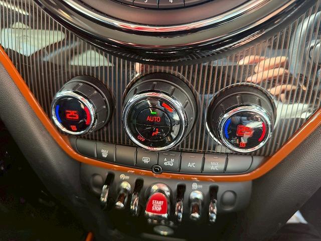 中部地区最大級ＭＩＮＩ専門店。ＤｕｅｌＬ　ＡＧとのコラボレートショップです。専門店ならではの入手困難な限定車も展示しております。０問い合わせ先は、０５２−７７５−４０９２まで！！