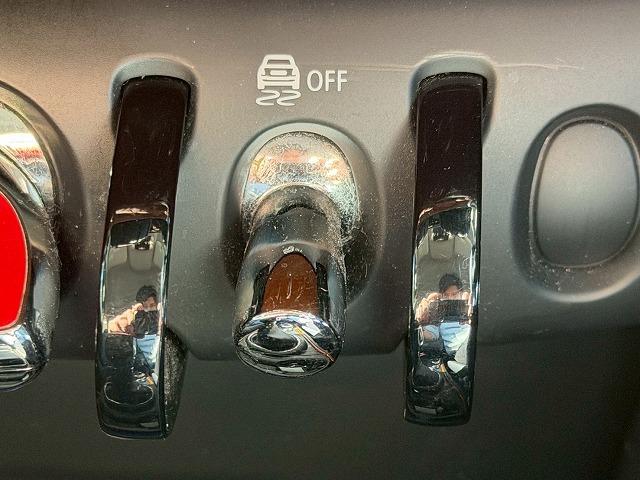 中部地区最大級ＭＩＮＩ専門店。ＤｕｅｌＬ　ＡＧとのコラボレートショップです。専門店ならではの入手困難な限定車も展示しております。０問い合わせ先は、０５２−７７５−４０９２まで！！