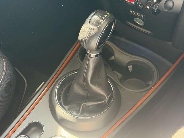 中部地区最大級ＭＩＮＩ専門店。ＤｕｅｌＬ　ＡＧとのコラボレートショップです。専門店ならではの入手困難な限定車も展示しております。０問い合わせ先は、０５２−７７５−４０９２まで！！