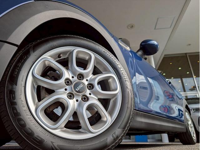 中部地区最大級ＭＩＮＩ専門店。ＤｕｅｌＬ　ＡＧとのコラボレートショップです。専門店ならではの入手困難な限定車も展示しております。０問い合わせ先は、０５２−７７５−４０９２まで！！