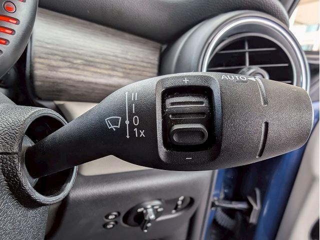 中部地区最大級ＭＩＮＩ専門店。ＤｕｅｌＬ　ＡＧとのコラボレートショップです。専門店ならではの入手困難な限定車も展示しております。０問い合わせ先は、０５２−７７５−４０９２まで！！