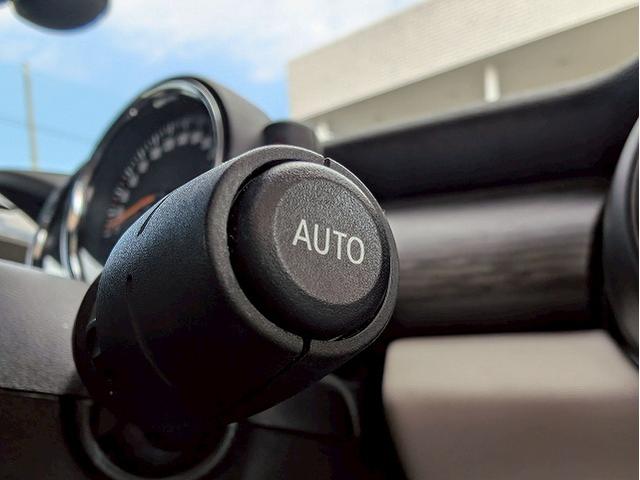 中部地区最大級ＭＩＮＩ専門店。ＤｕｅｌＬ　ＡＧとのコラボレートショップです。専門店ならではの入手困難な限定車も展示しております。０問い合わせ先は、０５２−７７５−４０９２まで！！