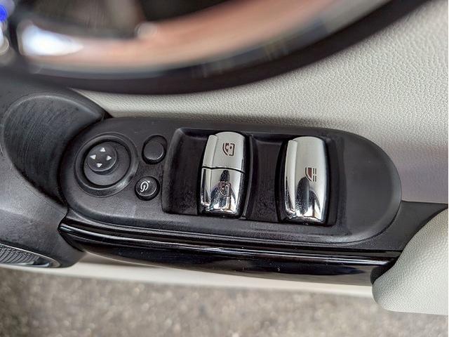 中部地区最大級ＭＩＮＩ専門店。ＤｕｅｌＬ　ＡＧとのコラボレートショップです。専門店ならではの入手困難な限定車も展示しております。０問い合わせ先は、０５２−７７５−４０９２まで！！