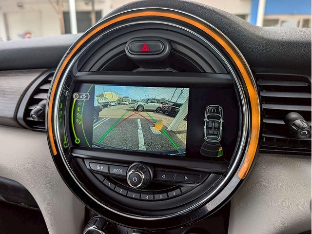 中部地区最大級ＭＩＮＩ専門店。ＤｕｅｌＬ　ＡＧとのコラボレートショップです。専門店ならではの入手困難な限定車も展示しております。０問い合わせ先は、０５２−７７５−４０９２まで！！