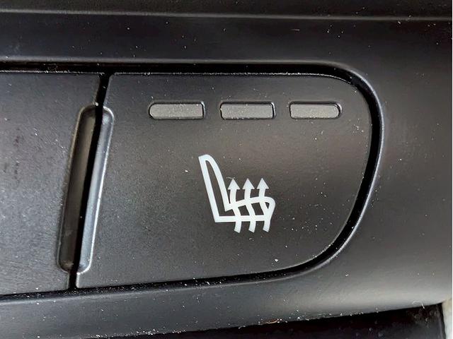 中部地区最大級ＭＩＮＩ専門店。ＤｕｅｌＬ　ＡＧとのコラボレートショップです。専門店ならではの入手困難な限定車も展示しております。０問い合わせ先は、０５２−７７５−４０９２まで！！