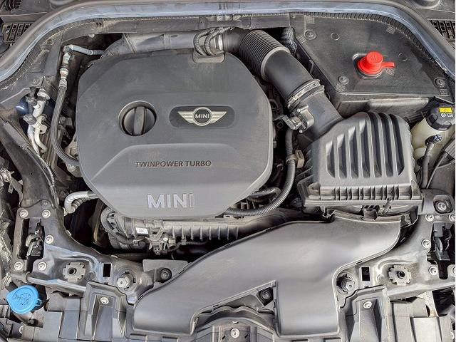 中部地区最大級ＭＩＮＩ専門店。ＤｕｅｌＬ　ＡＧとのコラボレートショップです。専門店ならではの入手困難な限定車も展示しております。０問い合わせ先は、０５２−７７５−４０９２まで！！