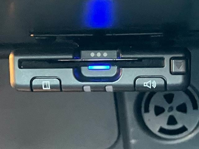 ＭＩＮＩ ５ドア　ＣＯＯＰＥＲ　Ｄ　純正ナビ　バックカメラ　インテリジェントセーフティー　ＥＴＣ　コーナーセンサー　アイドリングストップ　レインセンサー　オートライト　ＬＥＤヘッドライト　コンフォートアクセス（7枚目）