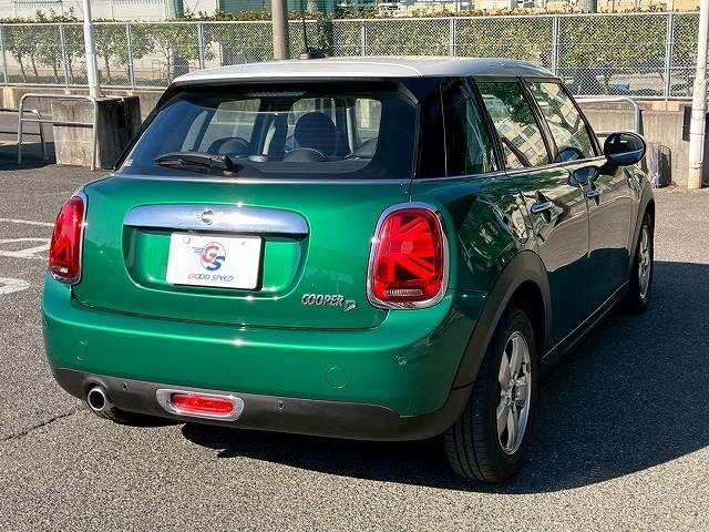 ＭＩＮＩ ５ドア　ＣＯＯＰＥＲ　Ｄ　純正ナビ　バックカメラ　インテリジェントセーフティー　ＥＴＣ　コーナーセンサー　アイドリングストップ　レインセンサー　オートライト　ＬＥＤヘッドライト　コンフォートアクセス（13枚目）