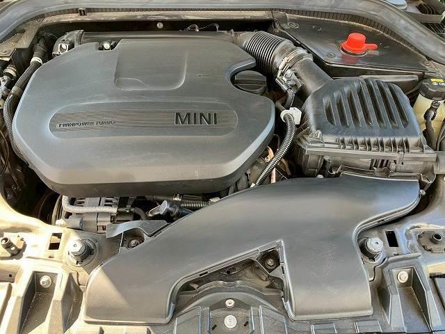 ＭＩＮＩ ５ドア　ＣＯＯＰＥＲ　Ｄ　純正ナビ　バックカメラ　インテリジェントセーフティー　ＥＴＣ　コーナーセンサー　アイドリングストップ　レインセンサー　オートライト　ＬＥＤヘッドライト　コンフォートアクセス（18枚目）