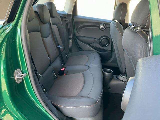 ＭＩＮＩ ５ドア　ＣＯＯＰＥＲ　Ｄ　純正ナビ　バックカメラ　インテリジェントセーフティー　ＥＴＣ　コーナーセンサー　アイドリングストップ　レインセンサー　オートライト　ＬＥＤヘッドライト　コンフォートアクセス（32枚目）
