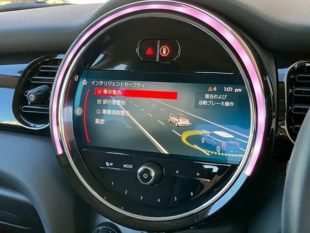ＭＩＮＩ ３ドア　ＣＯＯＰＥＲ　Ｃｌａｓｓｉｃ　ＴＲＩＭ　Ａｐｐｌｅ　Ｃａｒ　Ｐｌａｙ　バックカメラ　アダクティブクルーズコントロール　ＥＴＣ　コンフォートアクセス　インテリジェントセーフティー　ドライビングモード　レインセンサー　オートライト（6枚目）