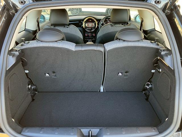 ＭＩＮＩ ３ドア　ＣＯＯＰＥＲ　Ｃｌａｓｓｉｃ　ＴＲＩＭ　Ａｐｐｌｅ　Ｃａｒ　Ｐｌａｙ　バックカメラ　アダクティブクルーズコントロール　ＥＴＣ　コンフォートアクセス　インテリジェントセーフティー　ドライビングモード　レインセンサー　オートライト（28枚目）