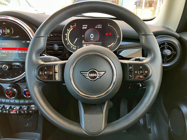 ＭＩＮＩ ３ドア　ＣＯＯＰＥＲ　Ｃｌａｓｓｉｃ　ＴＲＩＭ　Ａｐｐｌｅ　Ｃａｒ　Ｐｌａｙ　バックカメラ　アダクティブクルーズコントロール　ＥＴＣ　コンフォートアクセス　インテリジェントセーフティー　ドライビングモード　レインセンサー　オートライト（35枚目）