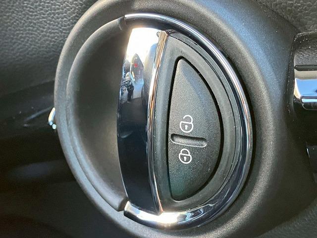 ＭＩＮＩ ３ドア　ＣＯＯＰＥＲ　Ｃｌａｓｓｉｃ　ＴＲＩＭ　Ａｐｐｌｅ　Ｃａｒ　Ｐｌａｙ　バックカメラ　アダクティブクルーズコントロール　ＥＴＣ　コンフォートアクセス　インテリジェントセーフティー　ドライビングモード　レインセンサー　オートライト（42枚目）