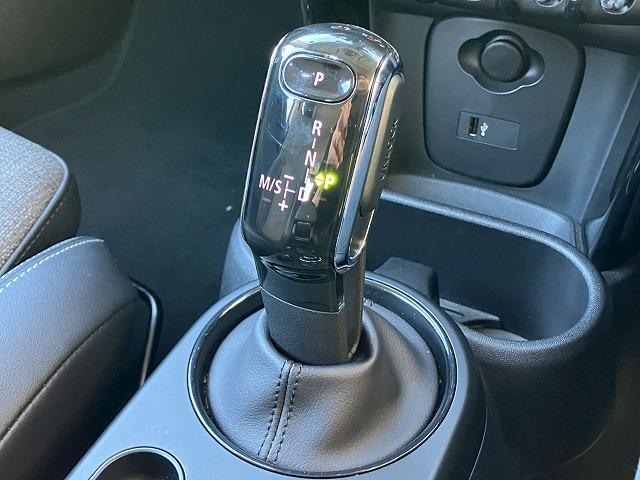 ＭＩＮＩ ３ドア　ＣＯＯＰＥＲ　Ｃｌａｓｓｉｃ　ＴＲＩＭ　Ａｐｐｌｅ　Ｃａｒ　Ｐｌａｙ　バックカメラ　アダクティブクルーズコントロール　ＥＴＣ　コンフォートアクセス　インテリジェントセーフティー　ドライビングモード　レインセンサー　オートライト（57枚目）