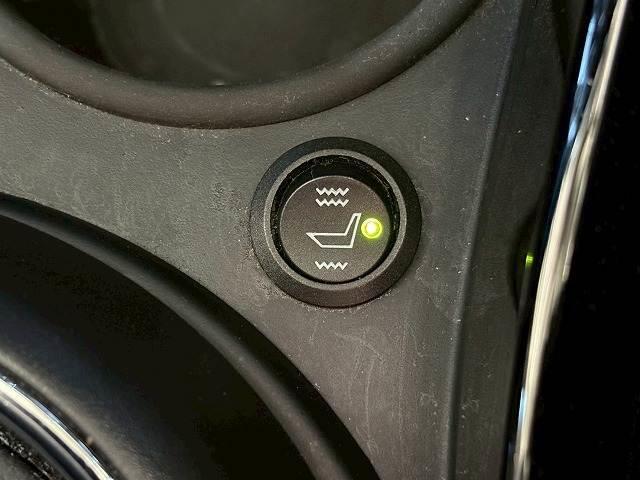 ＭＩＮＩ クーパー　クラブマン　アダクティブクルーズコントロール　純正ナビ　バックカメラ　インテリジェントセーフティー　ミラーＥＴＣ　コンフォートアクセス　シートヒーター　ドライビングモード　ＬＥＤヘッドライト　レインセンサー（9枚目）