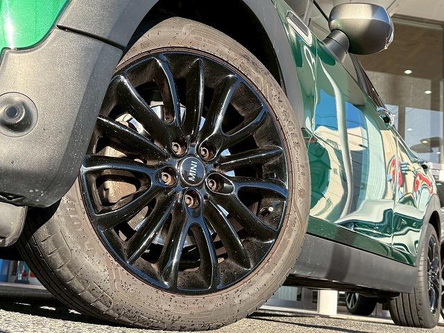 ＭＩＮＩ クーパー　クラブマン　アダクティブクルーズコントロール　純正ナビ　バックカメラ　インテリジェントセーフティー　ミラーＥＴＣ　コンフォートアクセス　シートヒーター　ドライビングモード　ＬＥＤヘッドライト　レインセンサー（21枚目）