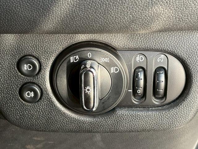 ＭＩＮＩ クーパー　クラブマン　アダクティブクルーズコントロール　純正ナビ　バックカメラ　インテリジェントセーフティー　ミラーＥＴＣ　コンフォートアクセス　シートヒーター　ドライビングモード　ＬＥＤヘッドライト　レインセンサー（41枚目）