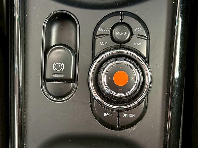 ＭＩＮＩ クーパー　クラブマン　アダクティブクルーズコントロール　純正ナビ　バックカメラ　インテリジェントセーフティー　ミラーＥＴＣ　コンフォートアクセス　シートヒーター　ドライビングモード　ＬＥＤヘッドライト　レインセンサー（62枚目）