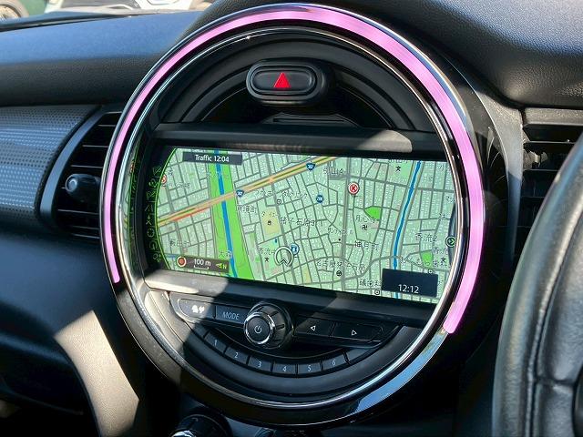 ＭＩＮＩ ５ドア　ＣＯＯＰＥＲ　純正ナビ　バックカメラ　ＥＴＣ　レインセンサー　オートライト　ＨＩＤヘッドライト　アイドリングストップ　プッシュスタート　リアコーナーセンサー（45枚目）