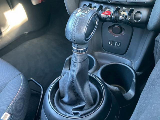 ＭＩＮＩ ５ドア　ＣＯＯＰＥＲ　純正ナビ　バックカメラ　ＥＴＣ　レインセンサー　オートライト　ＨＩＤヘッドライト　アイドリングストップ　プッシュスタート　リアコーナーセンサー（53枚目）