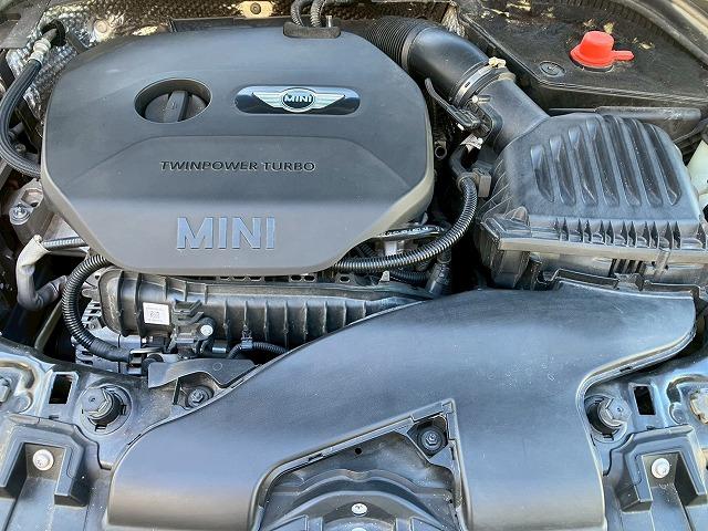 ＭＩＮＩ ５ドア　ＣＯＯＰＥＲ　純正ナビ　バックカメラ　ＥＴＣ　レインセンサー　オートライト　ＨＩＤヘッドライト　アイドリングストップ　プッシュスタート　リアコーナーセンサー（56枚目）