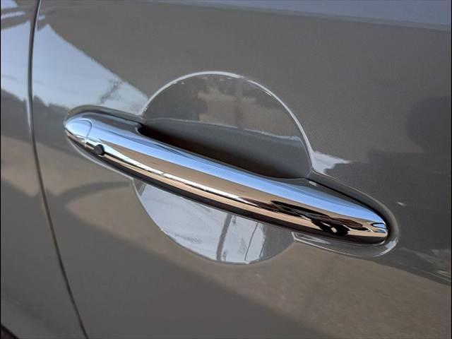 MINI 5ドア COOPER S 60イヤーズエディション シートヒーター アダクティブクルーズコントロール 革シート コンフォートアクセス インテリジェントセーフティー レインセンサー オートライト ドライビングモード コーナーセンサー(9枚目)