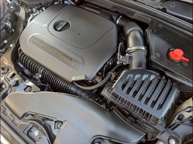 MINI 5ドア COOPER S 60イヤーズエディション シートヒーター アダクティブクルーズコントロール 革シート コンフォートアクセス インテリジェントセーフティー レインセンサー オートライト ドライビングモード コーナーセンサー(18枚目)