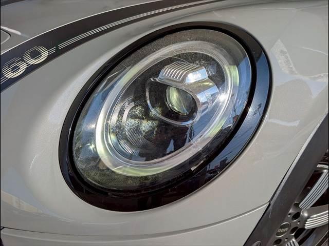 MINI 5ドア COOPER S 60イヤーズエディション シートヒーター アダクティブクルーズコントロール 革シート コンフォートアクセス インテリジェントセーフティー レインセンサー オートライト ドライビングモード コーナーセンサー(20枚目)