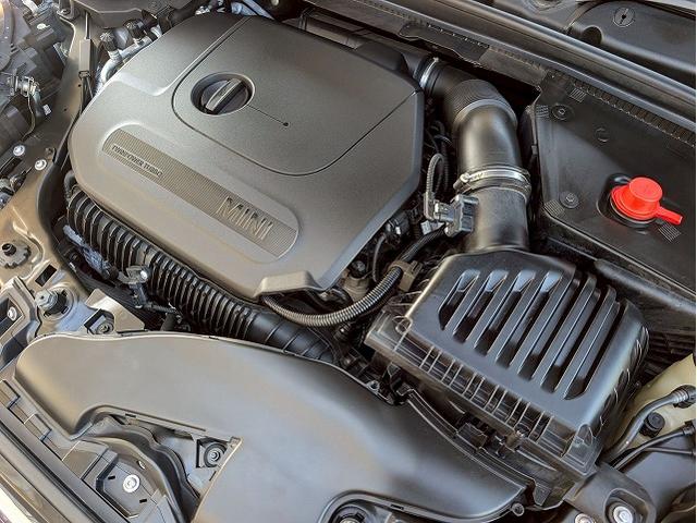 MINI 5ドア COOPER S 60イヤーズエディション シートヒーター アダクティブクルーズコントロール 革シート コンフォートアクセス インテリジェントセーフティー レインセンサー オートライト ドライビングモード コーナーセンサー(62枚目)