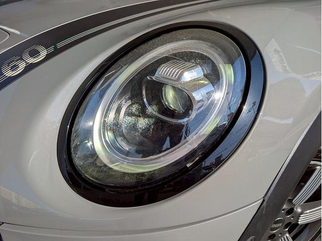 MINI 5ドア COOPER S 60イヤーズエディション シートヒーター アダクティブクルーズコントロール 革シート コンフォートアクセス インテリジェントセーフティー レインセンサー オートライト ドライビングモード コーナーセンサー(65枚目)
