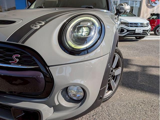 MINI 5ドア COOPER S 60イヤーズエディション シートヒーター アダクティブクルーズコントロール 革シート コンフォートアクセス インテリジェントセーフティー レインセンサー オートライト ドライビングモード コーナーセンサー(66枚目)