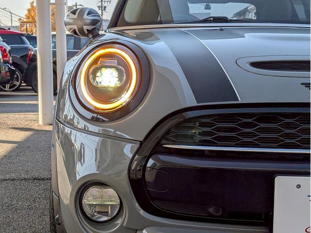 MINI 5ドア COOPER S 60イヤーズエディション シートヒーター アダクティブクルーズコントロール 革シート コンフォートアクセス インテリジェントセーフティー レインセンサー オートライト ドライビングモード コーナーセンサー(67枚目)