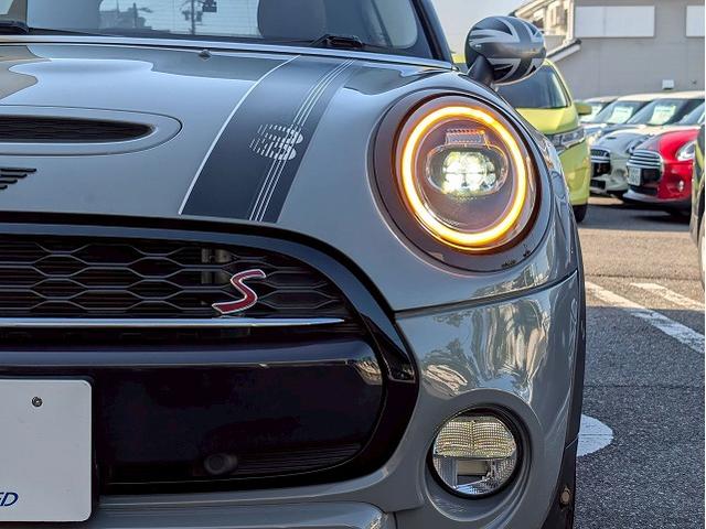 MINI 5ドア COOPER S 60イヤーズエディション シートヒーター アダクティブクルーズコントロール 革シート コンフォートアクセス インテリジェントセーフティー レインセンサー オートライト ドライビングモード コーナーセンサー(68枚目)