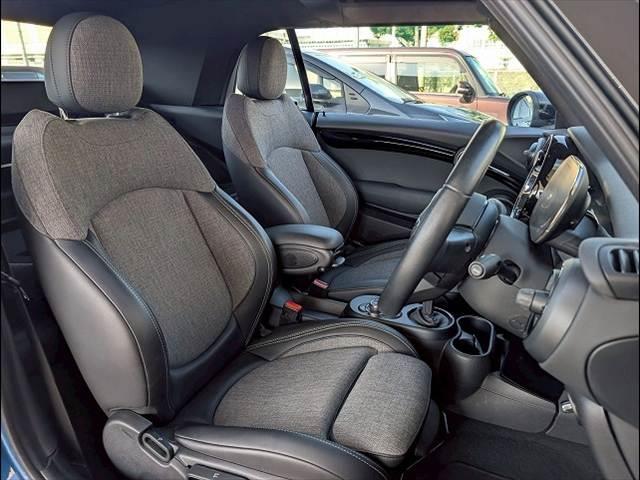 MINI クーパー コンバーチブル 純正HDDナビ バクカメラ シートヒーター アダプティブクルーズコントロール 前後コーナーセンサー ETC 衝突軽減 オートライト レインセンサー コンフォートアクセス ドライビングモード(17枚目)