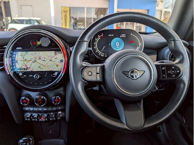 MINI クーパー コンバーチブル 純正HDDナビ バクカメラ シートヒーター アダプティブクルーズコントロール 前後コーナーセンサー ETC 衝突軽減 オートライト レインセンサー コンフォートアクセス ドライビングモード(31枚目)