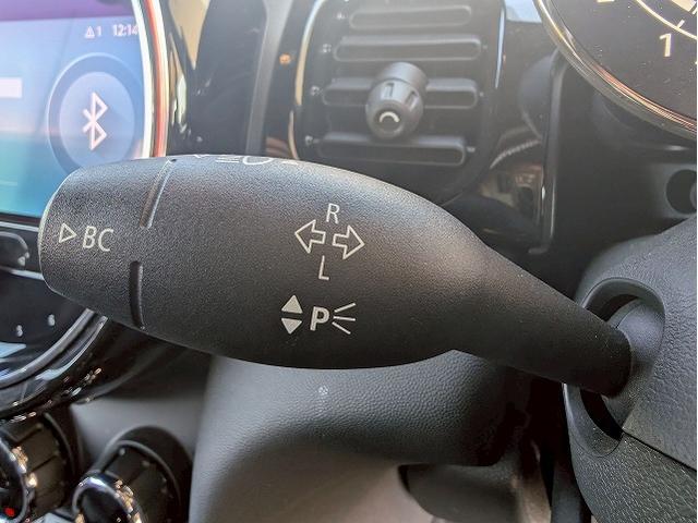 MINI クーパー コンバーチブル 純正HDDナビ バクカメラ シートヒーター アダプティブクルーズコントロール 前後コーナーセンサー ETC 衝突軽減 オートライト レインセンサー コンフォートアクセス ドライビングモード(37枚目)