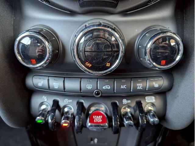 MINI クーパー コンバーチブル 純正HDDナビ バクカメラ シートヒーター アダプティブクルーズコントロール 前後コーナーセンサー ETC 衝突軽減 オートライト レインセンサー コンフォートアクセス ドライビングモード(50枚目)