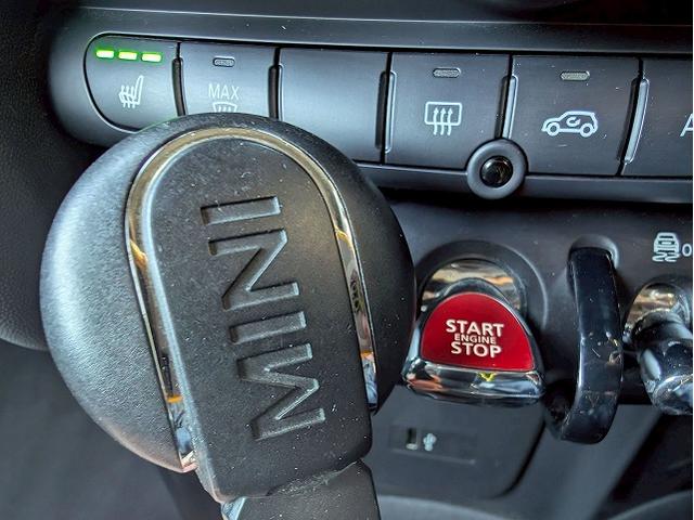 MINI クーパー コンバーチブル 純正HDDナビ バクカメラ シートヒーター アダプティブクルーズコントロール 前後コーナーセンサー ETC 衝突軽減 オートライト レインセンサー コンフォートアクセス ドライビングモード(56枚目)