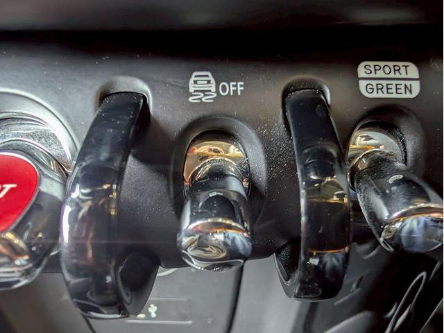 MINI クーパー コンバーチブル 純正HDDナビ バクカメラ シートヒーター アダプティブクルーズコントロール 前後コーナーセンサー ETC 衝突軽減 オートライト レインセンサー コンフォートアクセス ドライビングモード(57枚目)