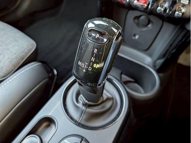 MINI クーパー コンバーチブル 純正HDDナビ バクカメラ シートヒーター アダプティブクルーズコントロール 前後コーナーセンサー ETC 衝突軽減 オートライト レインセンサー コンフォートアクセス ドライビングモード(60枚目)