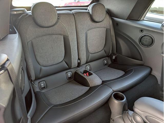 MINI クーパー コンバーチブル 純正HDDナビ バクカメラ シートヒーター アダプティブクルーズコントロール 前後コーナーセンサー ETC 衝突軽減 オートライト レインセンサー コンフォートアクセス ドライビングモード(64枚目)