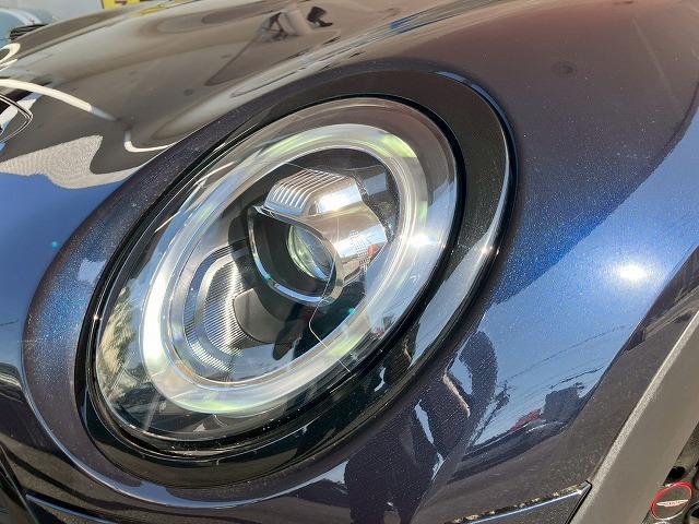 ＭＩＮＩ ジョンクーパーワークス　クラブマン　ワンオーナー　ＡｐｐｌｅＣａｒＰｌａｙ　バックカメラ　シートヒーター　アダプティブクルーズコントロール　前後コーナーセンサー　衝突軽減　ヘッドアップディスプレイ　パドルシフト　オートライト（23枚目）