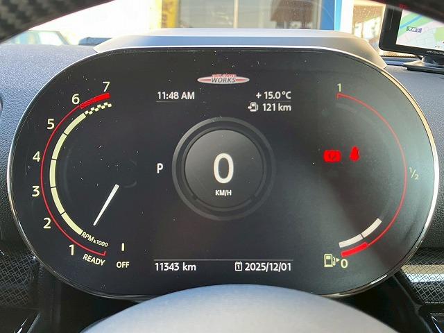 ＭＩＮＩ ジョンクーパーワークス　クラブマン　ワンオーナー　ＡｐｐｌｅＣａｒＰｌａｙ　バックカメラ　シートヒーター　アダプティブクルーズコントロール　前後コーナーセンサー　衝突軽減　ヘッドアップディスプレイ　パドルシフト　オートライト（32枚目）